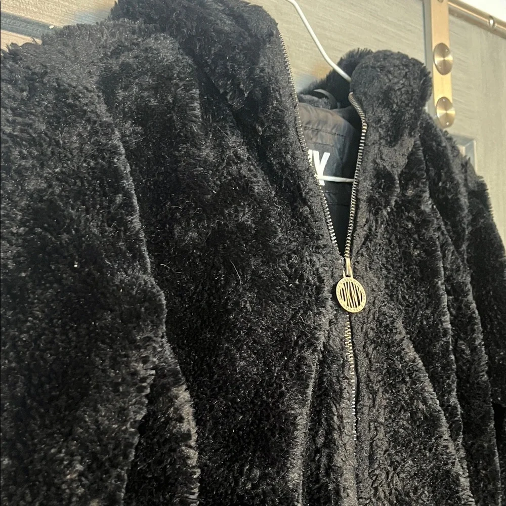 DKNY Black Fuzzy Girls Jacket size 14/16 Black Sherpa heavyweight